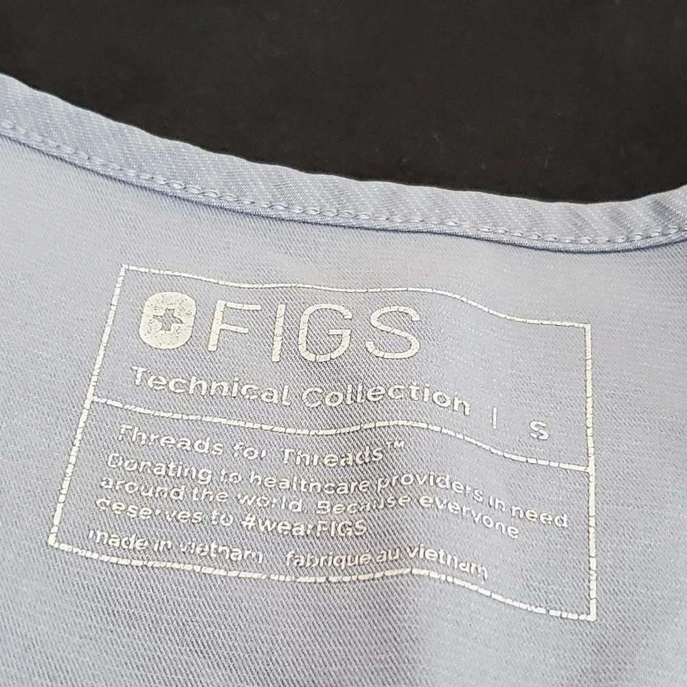 FIGS Women Scrub Top S Blue Casma Short Sleeve V Neck Pockets Classic Fit READ